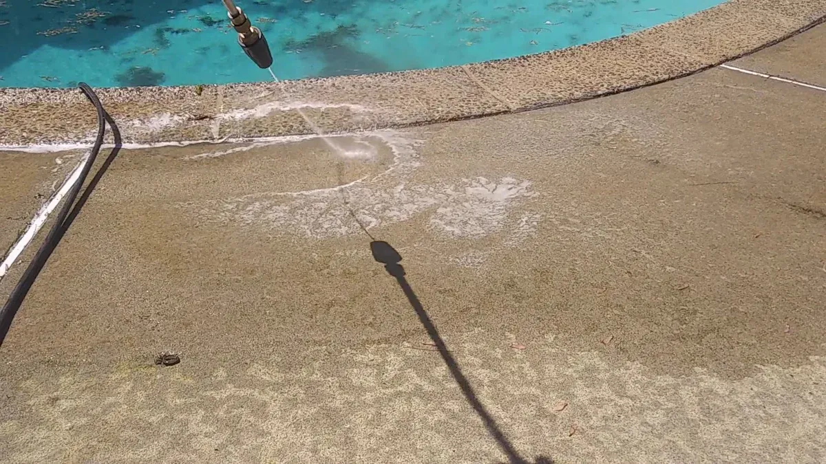 Instru&ccedil;&otilde;es passo a passo para testar e equilibrar a &aacute;gua da sua piscina